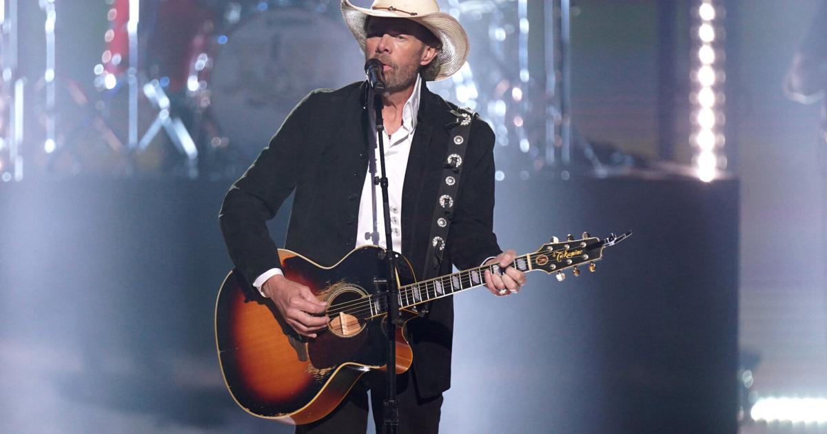 Emotional Toby Keith performance sends song to top of chart